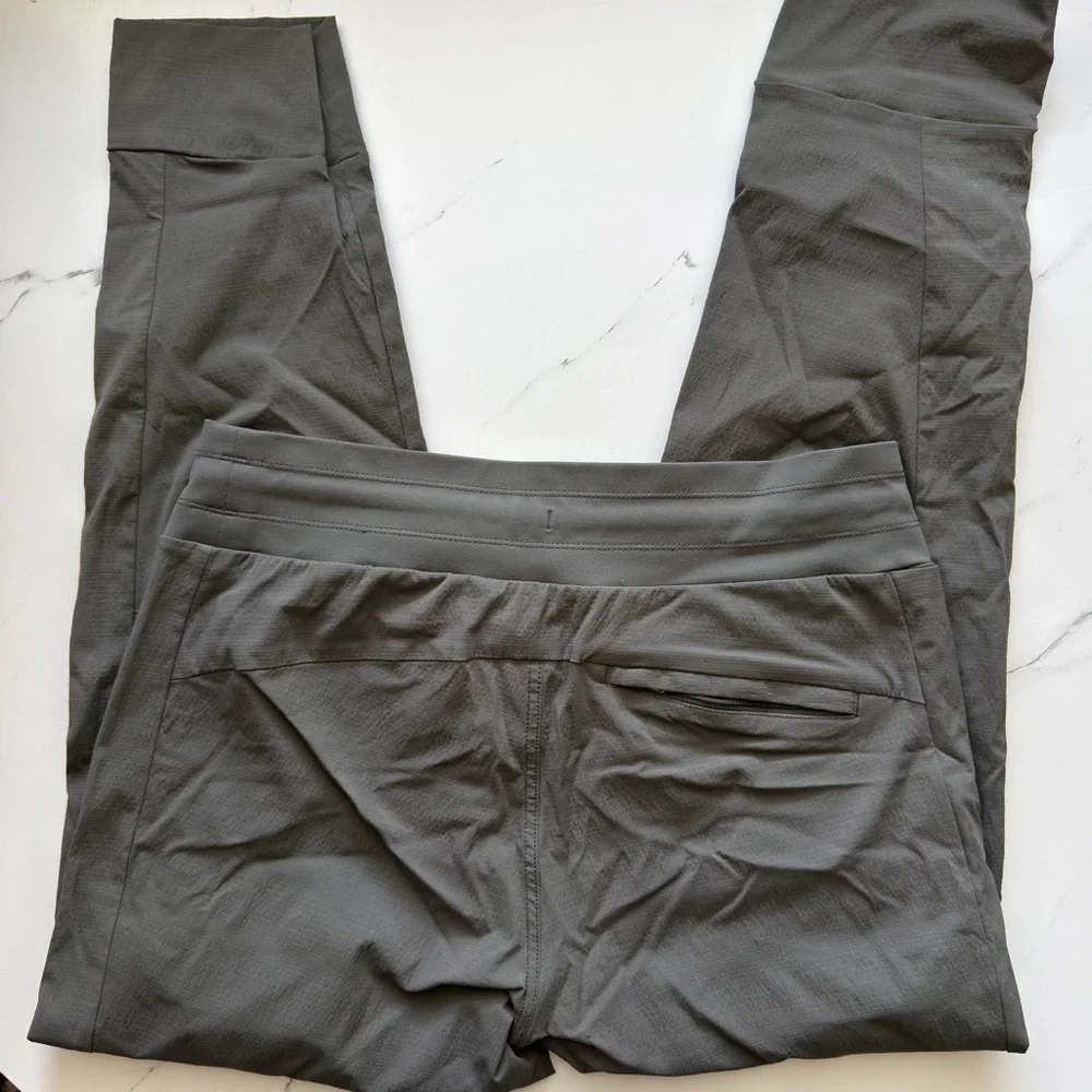 Athleta Trekkie North Jogger Olive Green Pants Size 8 Lightweight Travel Hiking - Picture 6 of 9